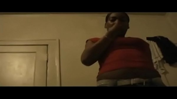 Black Guy Smashes Babe Without Condom