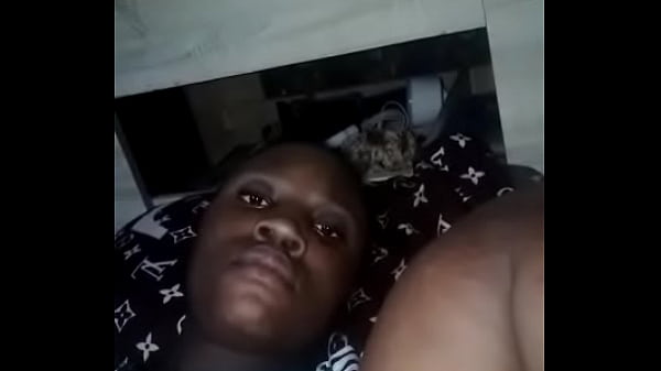 Geekey’s Fingering herself