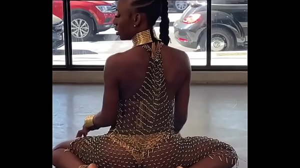 Naija girl dancing to her new song 3