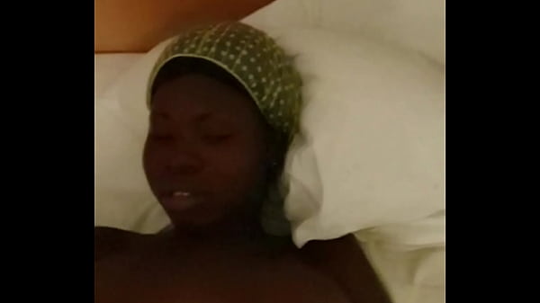 Abidjan girl enjoying the dick