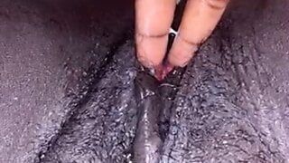 HORNY NIGERIAN MOM – I LIKE IT!