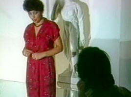 Donna Ambrose – Striptease