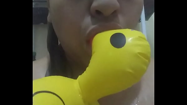 Patito de hule travieso