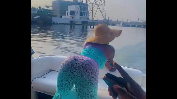 Getting horny while shaking my ass ?